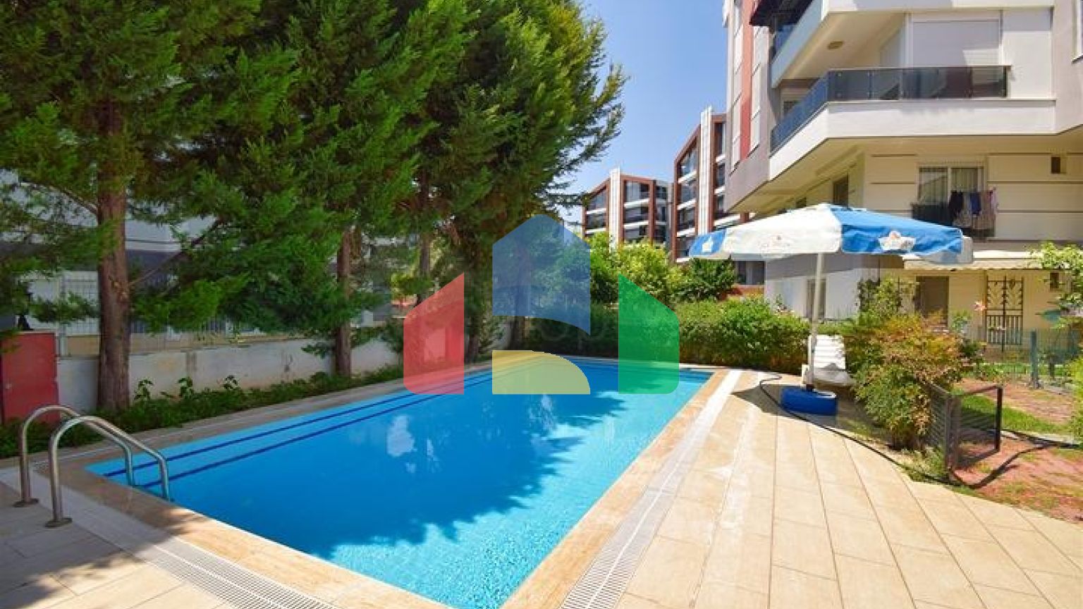 Квартира планування 4 + 1 дуплекс в мікрорайоні Унджали-Анталія