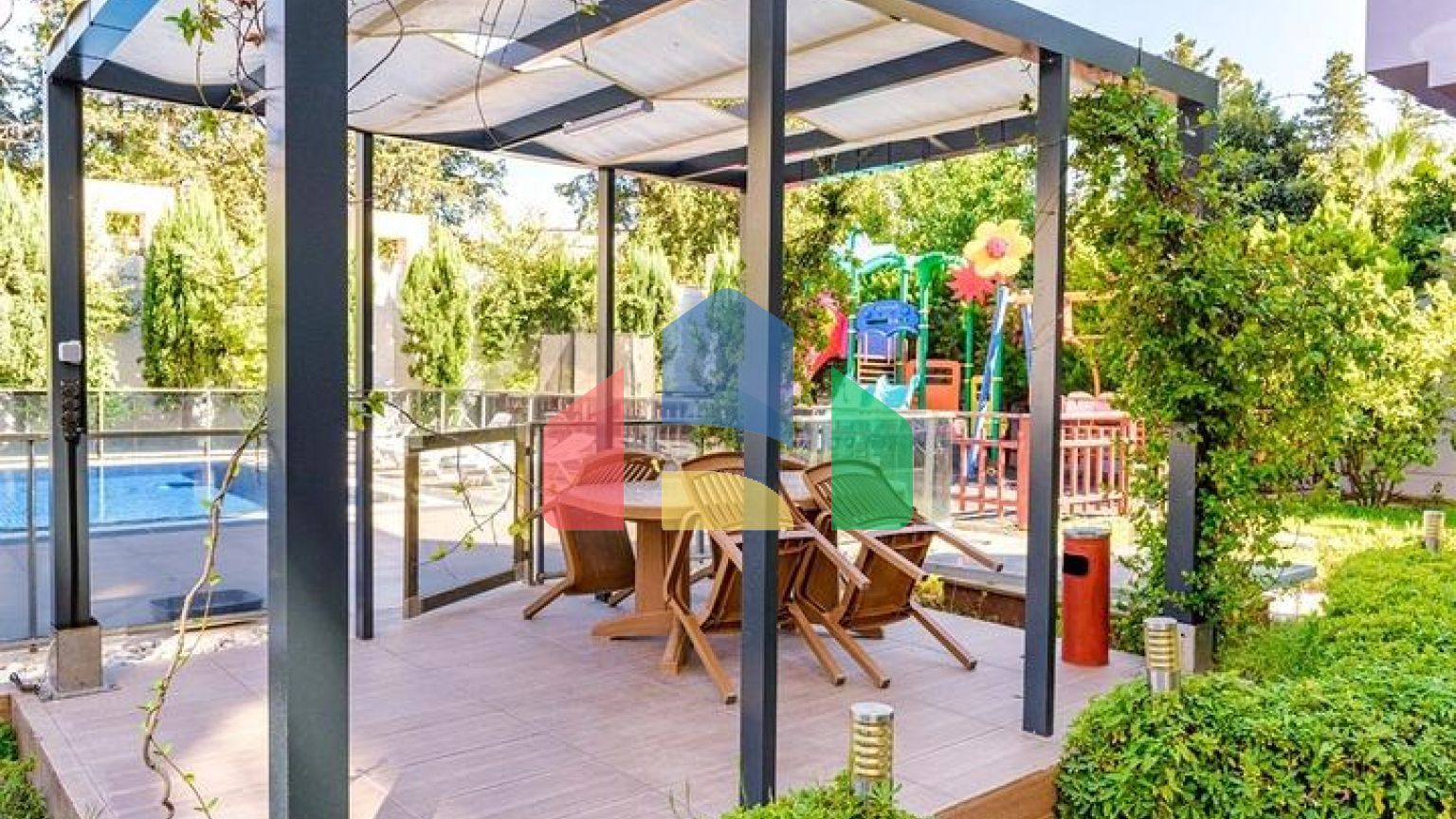 Квартира планування 4 + 1 дуплекс в мікрорайоні Зюмрют-Анталія