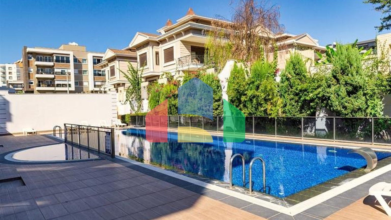 Квартира планування 4 + 1 дуплекс в мікрорайоні Зюмрют-Анталія