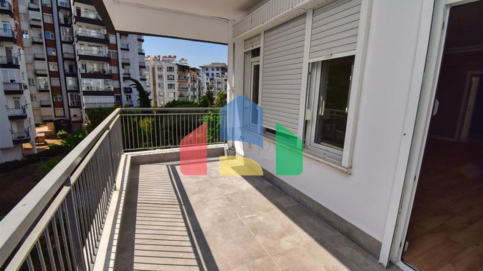 Квартира планування 3 + 1 в мікрорайоні Гюрсу - Анталія