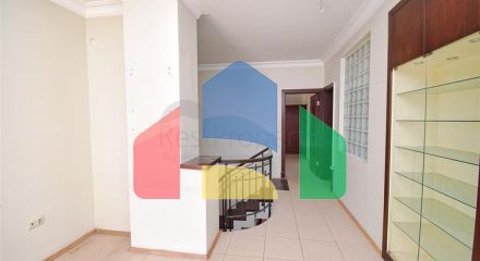 Квартира планування 4 + 1 в мікрорайоні Улуч - Анталія