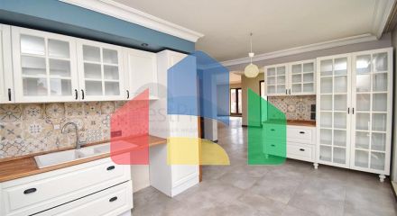 Квартира планування 4 + 1 в мікрорайоні Улуч - Анталія