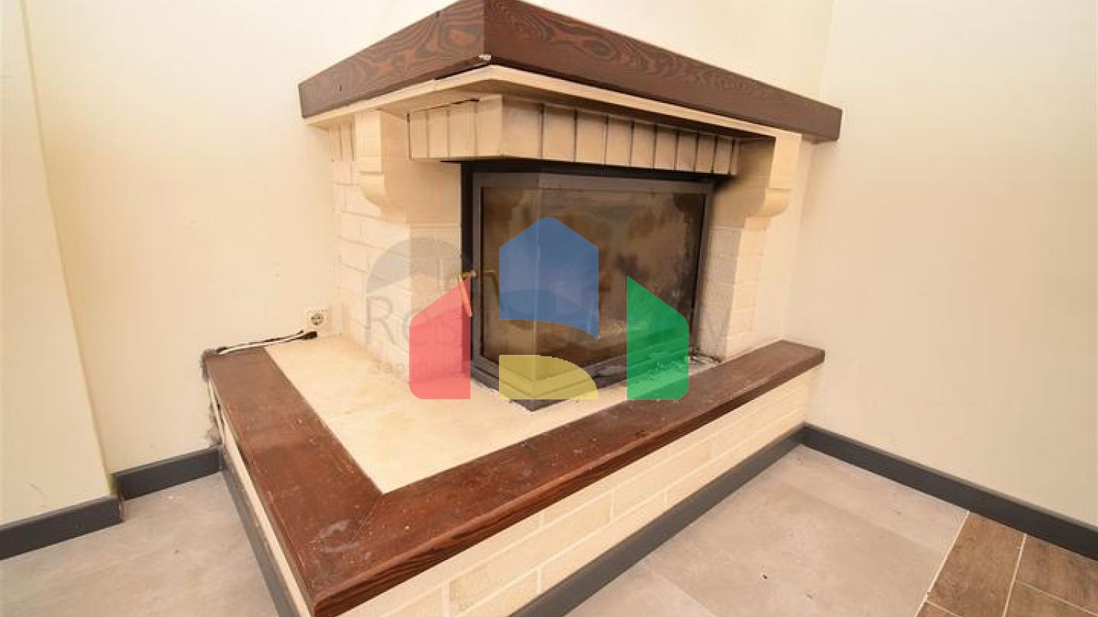 Квартира планування 4 + 1 в мікрорайоні Улуч - Анталія