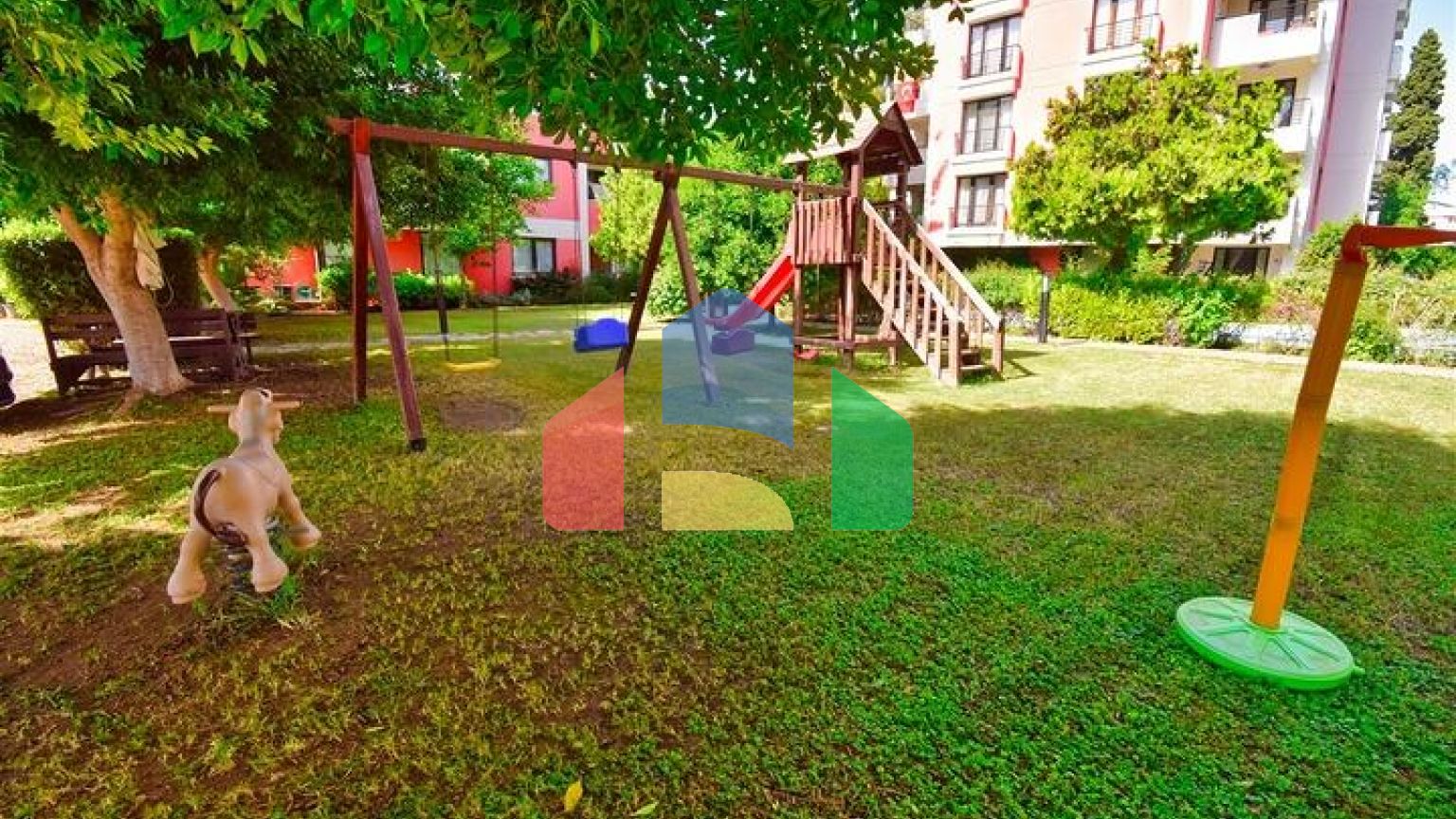 Квартира планування 4 + 1 в мікрорайоні Улуч - Анталія