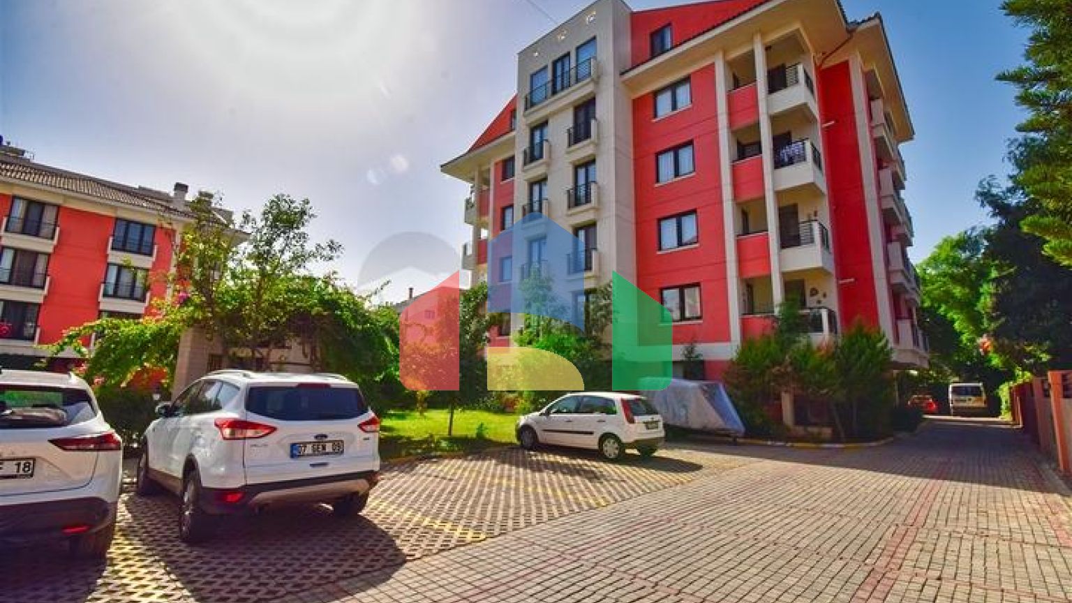 Квартира планування 4 + 1 в мікрорайоні Улуч - Анталія