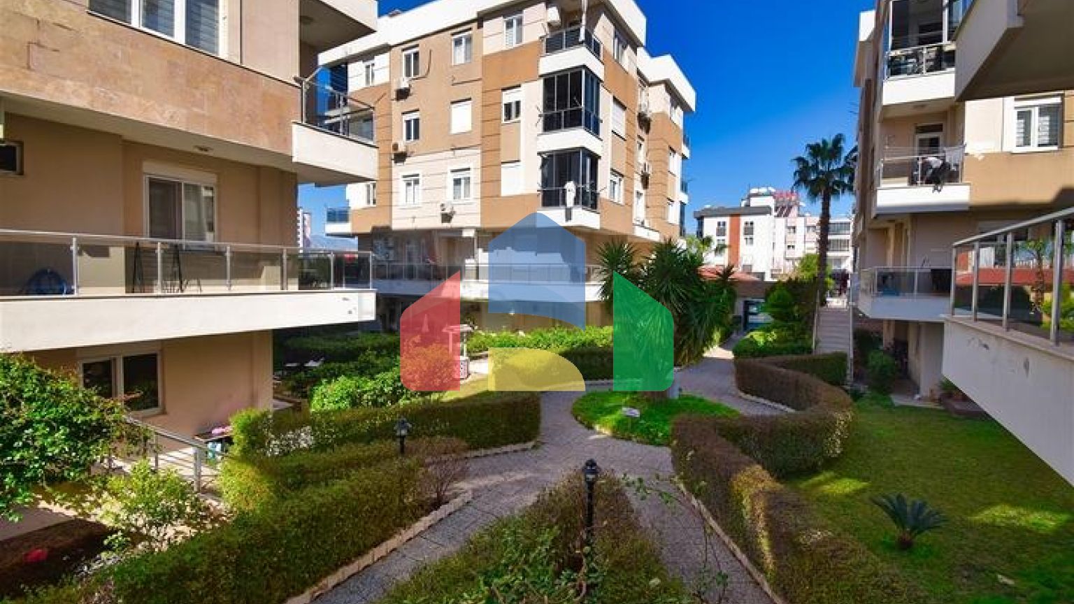 Квартира планування 2 + 1 в мікрорайоні Коньяаалти - Анталія