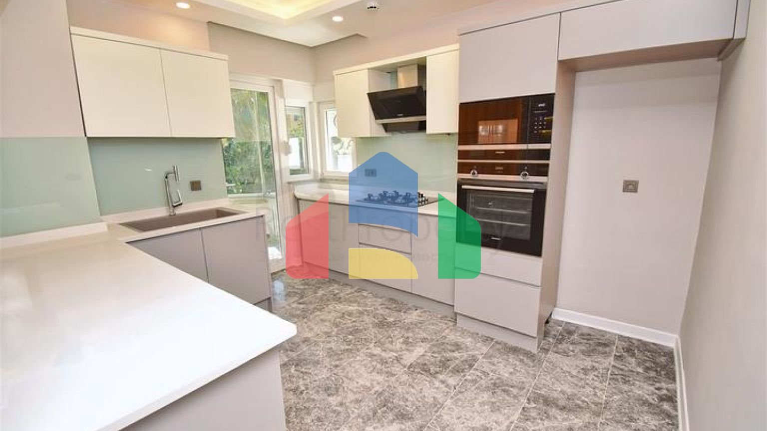 Квартира планування 3 + 1 в мікрорайоні Гюрсу - Анталія