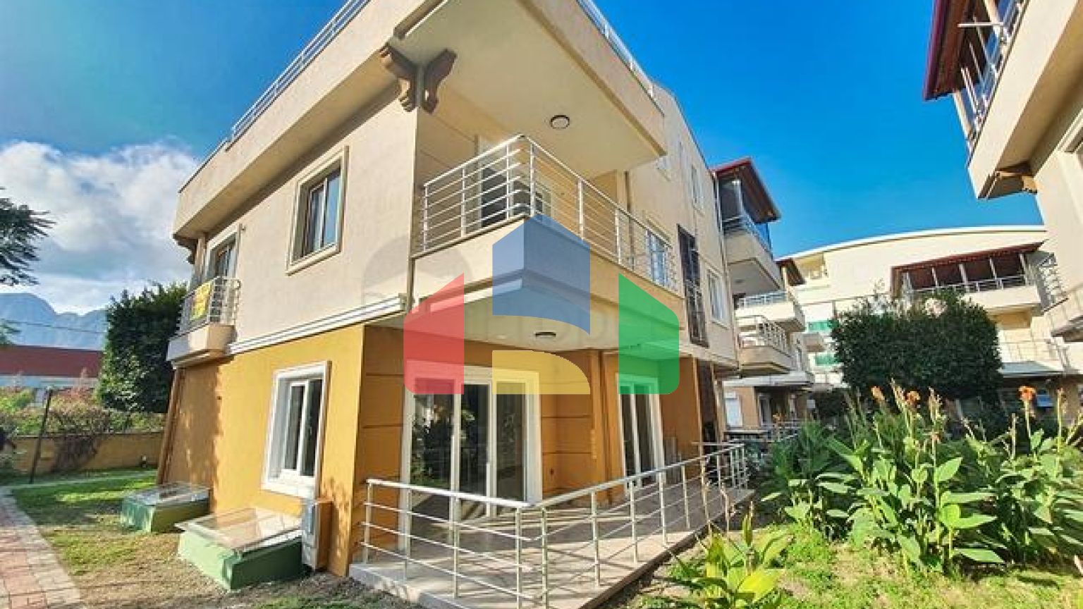 Вилла планировки 5+1 в микрорайоне Сарысу - Анталия