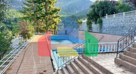 На продажу выставлен отель, включающий 20 номеров и 10 бунгало в живописном районе Коньяалты - Анталия