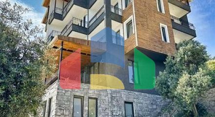 На продажу выставлен отель, включающий 20 номеров и 10 бунгало в живописном районе Коньяалты - Анталия