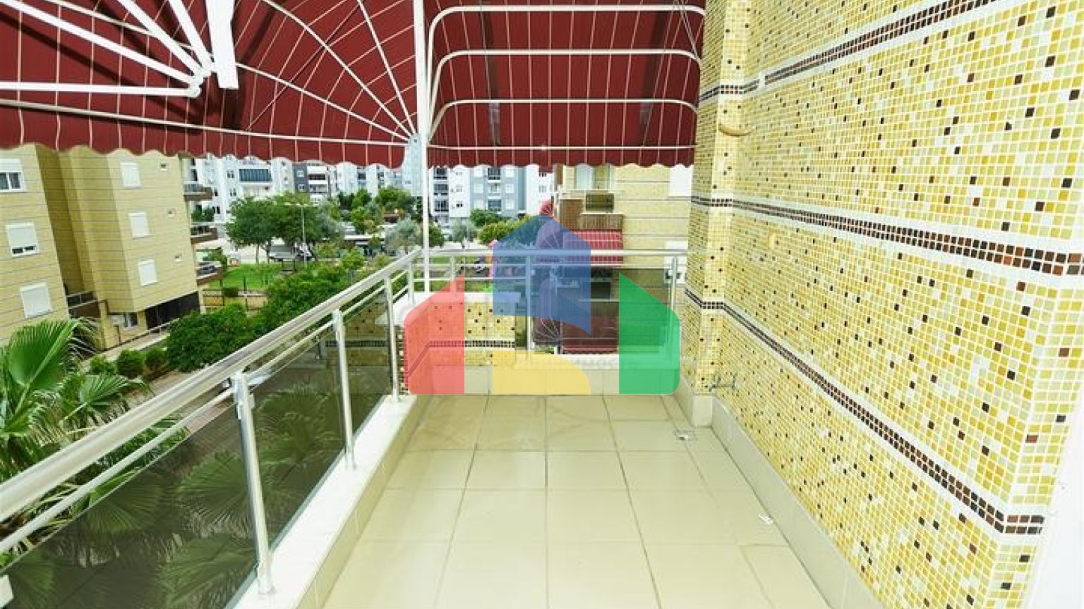 Квартира планування 4 + 1 в мікрорайоні Сітелер - Анталія