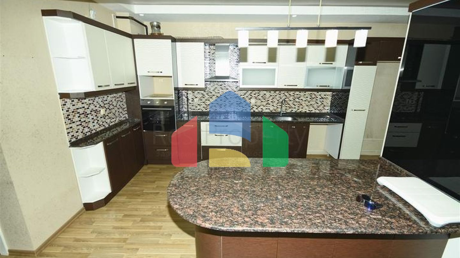 Квартира планування 4 + 1 в мікрорайоні Сітелер - Анталія