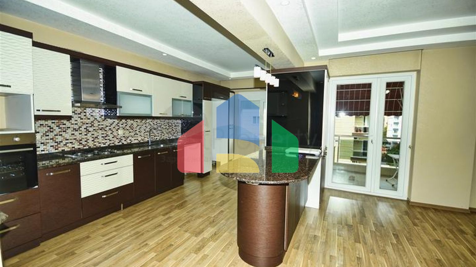 Квартира планування 4 + 1 в мікрорайоні Сітелер - Анталія