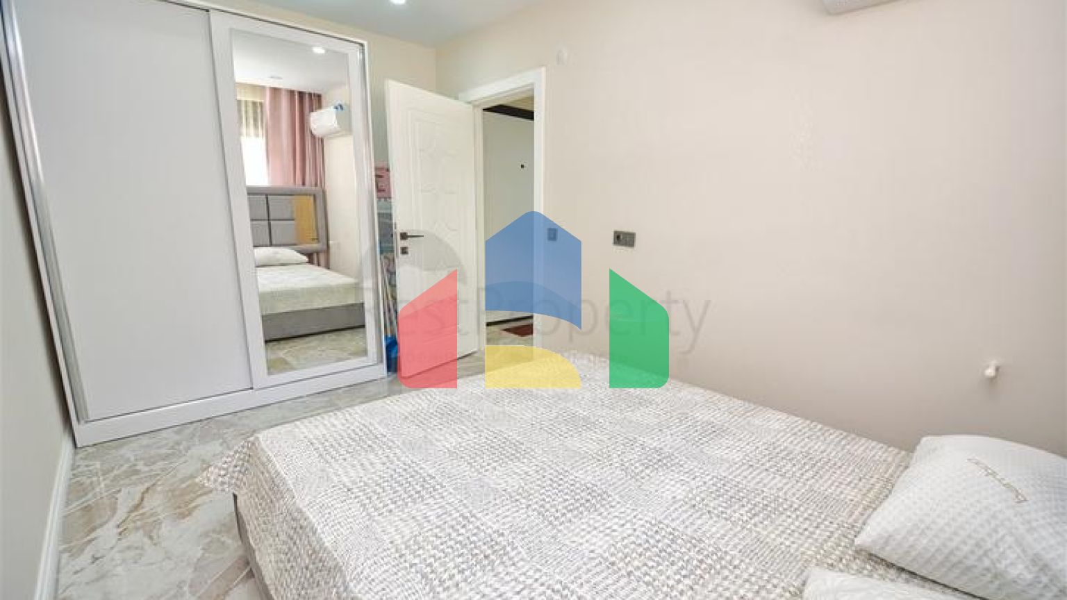 Квартири планування 1 + 1 в мікрорайоні Сарису - Анталія