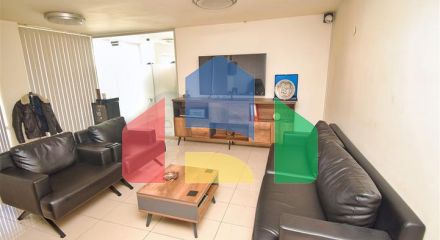 На продаж представлено Комерційне приміщення в районі Коньяалти-Анталія