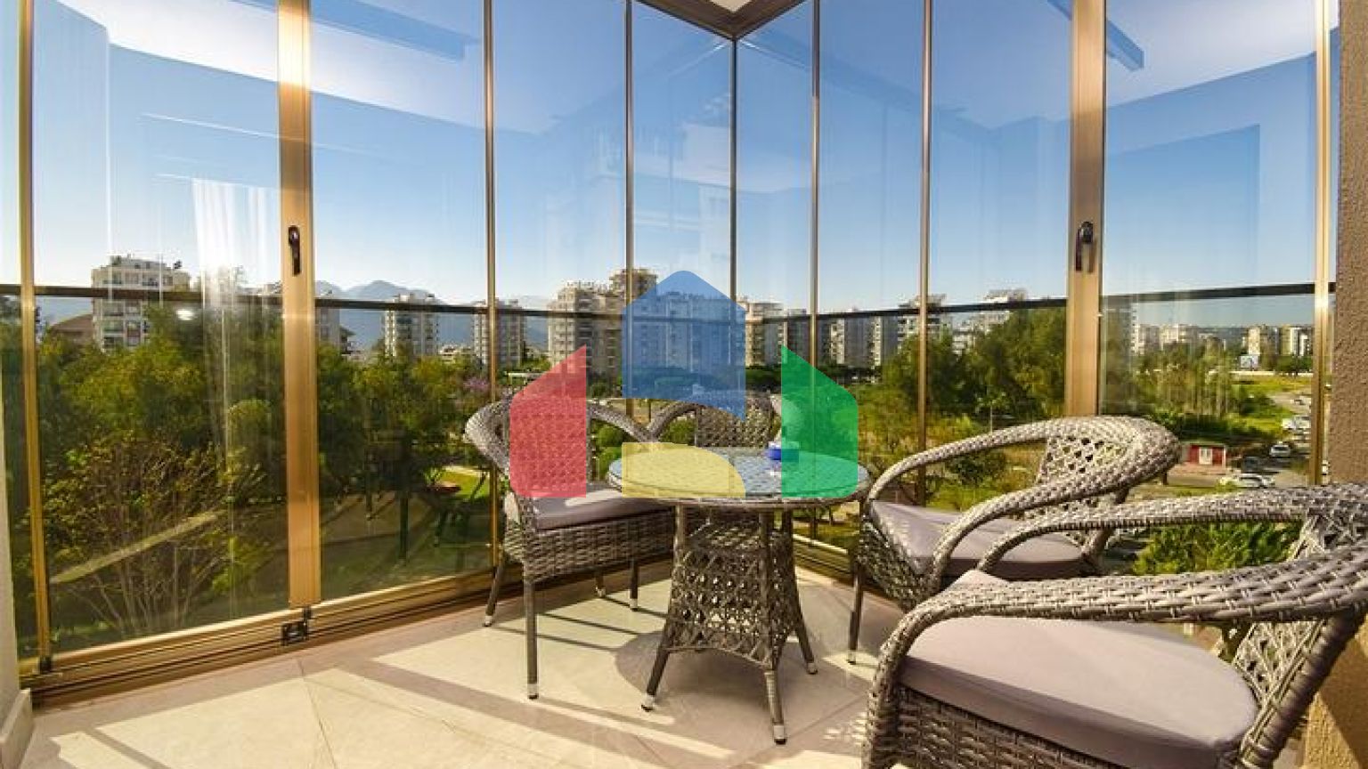 Квартири планування 2 + 1 і 3 + 1 в мікрорайоні Унджали - Анталія