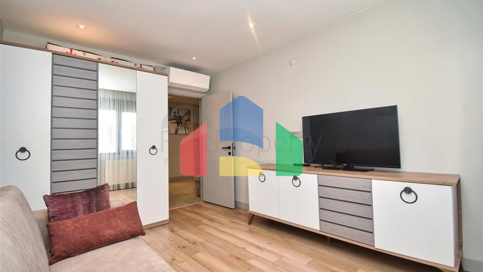 Квартири планування 2 + 1 і 3 + 1 в мікрорайоні Унджали - Анталія