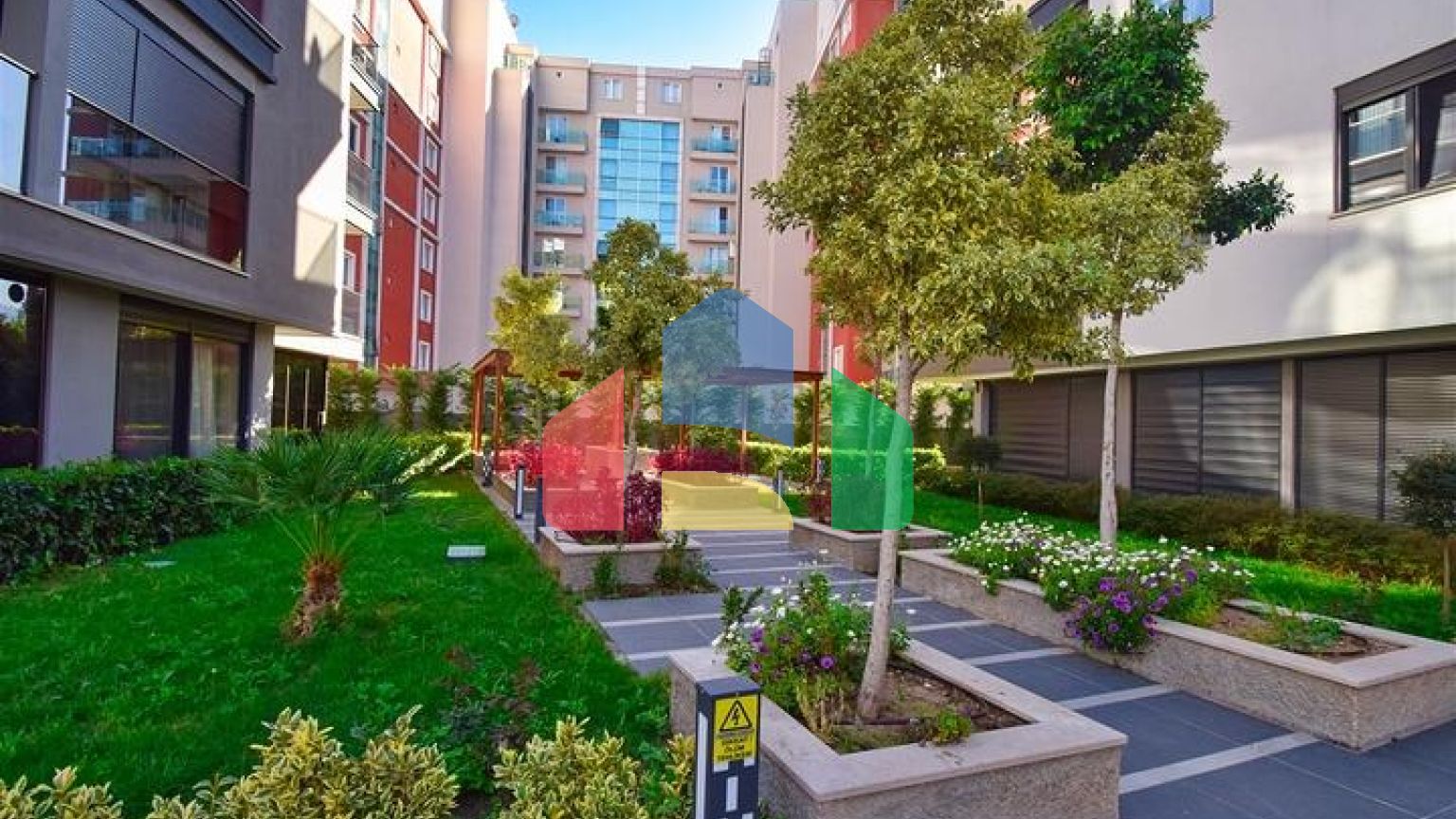 Квартири планування 2 + 1 і 3 + 1 в мікрорайоні Унджали - Анталія