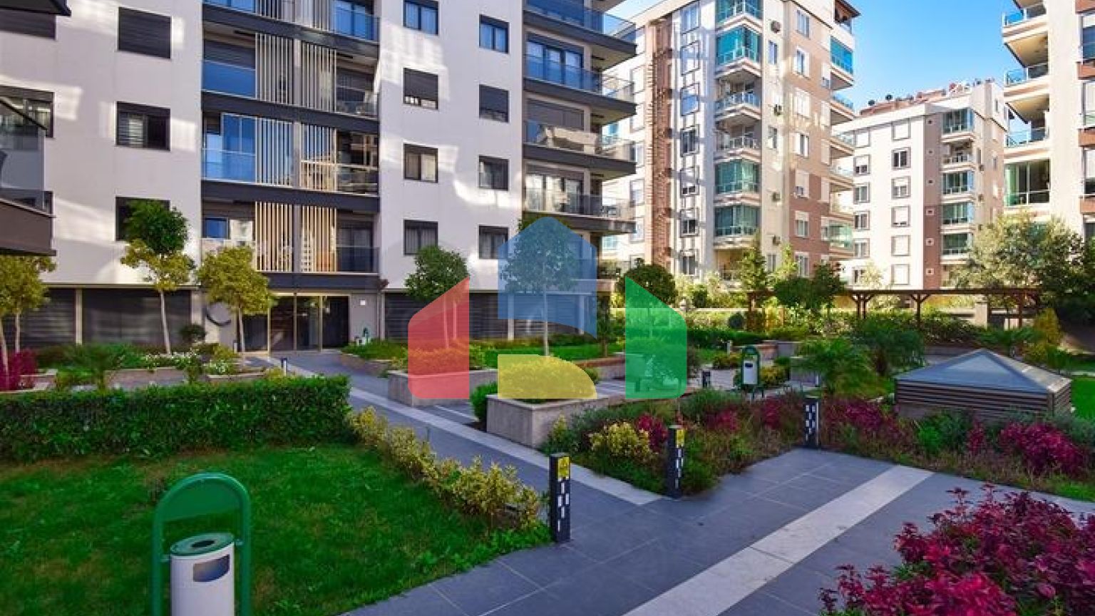 Квартири планування 2 + 1 і 3 + 1 в мікрорайоні Унджали - Анталія