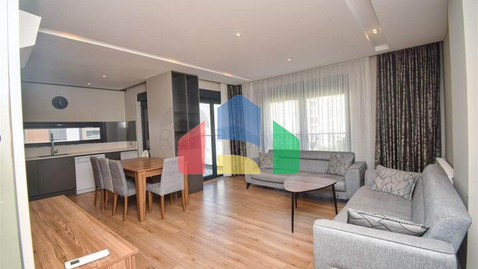 Квартири планування 2 + 1 і 3 + 1 в мікрорайоні Унджали - Анталія