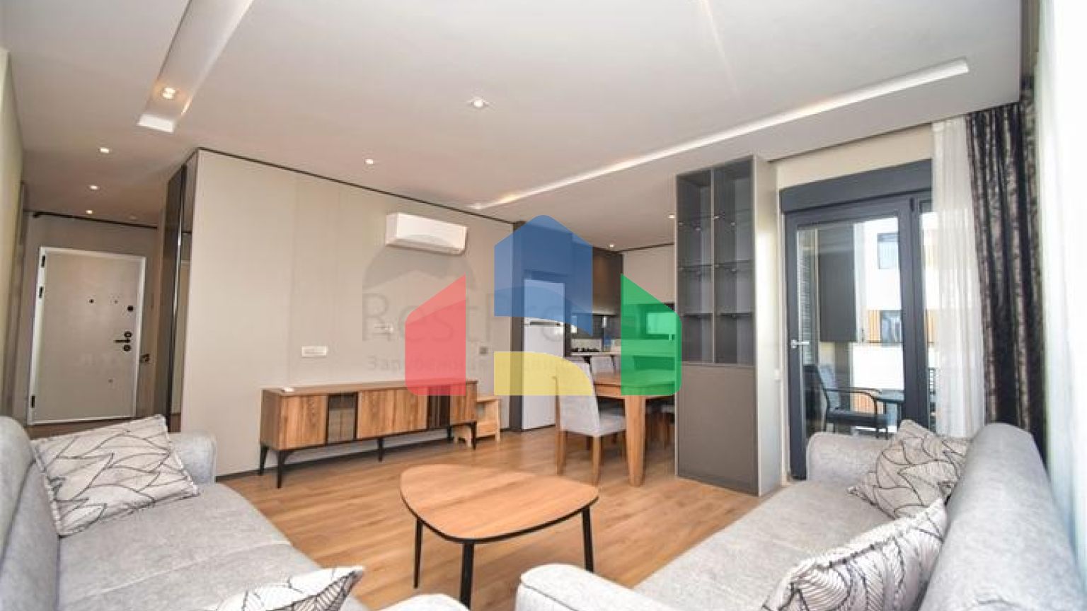 Квартири планування 2 + 1 і 3 + 1 в мікрорайоні Унджали - Анталія