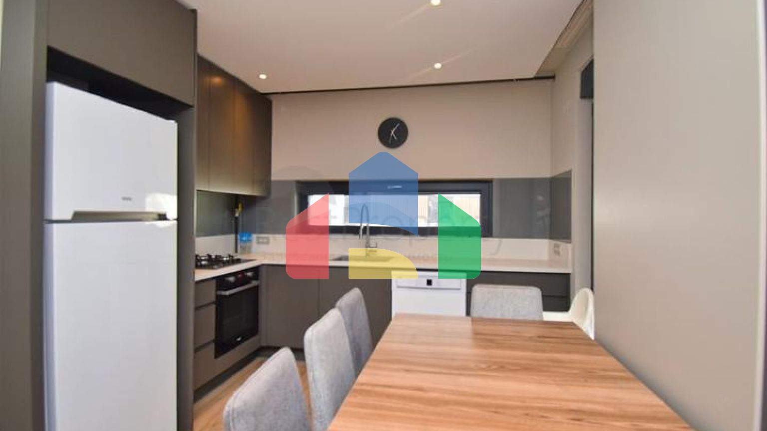 Квартири планування 2 + 1 і 3 + 1 в мікрорайоні Унджали - Анталія