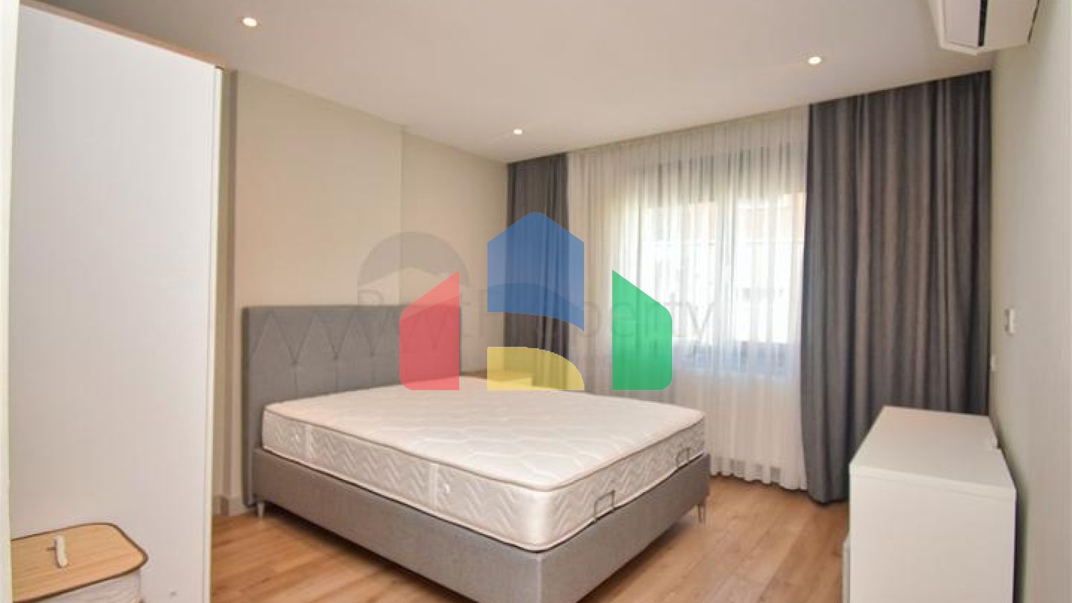 Квартири планування 2 + 1 і 3 + 1 в мікрорайоні Унджали - Анталія