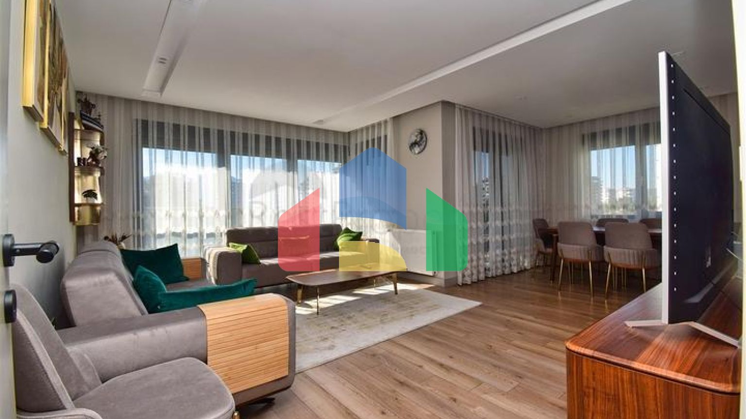 Квартири планування 2 + 1 і 3 + 1 в мікрорайоні Унджали - Анталія