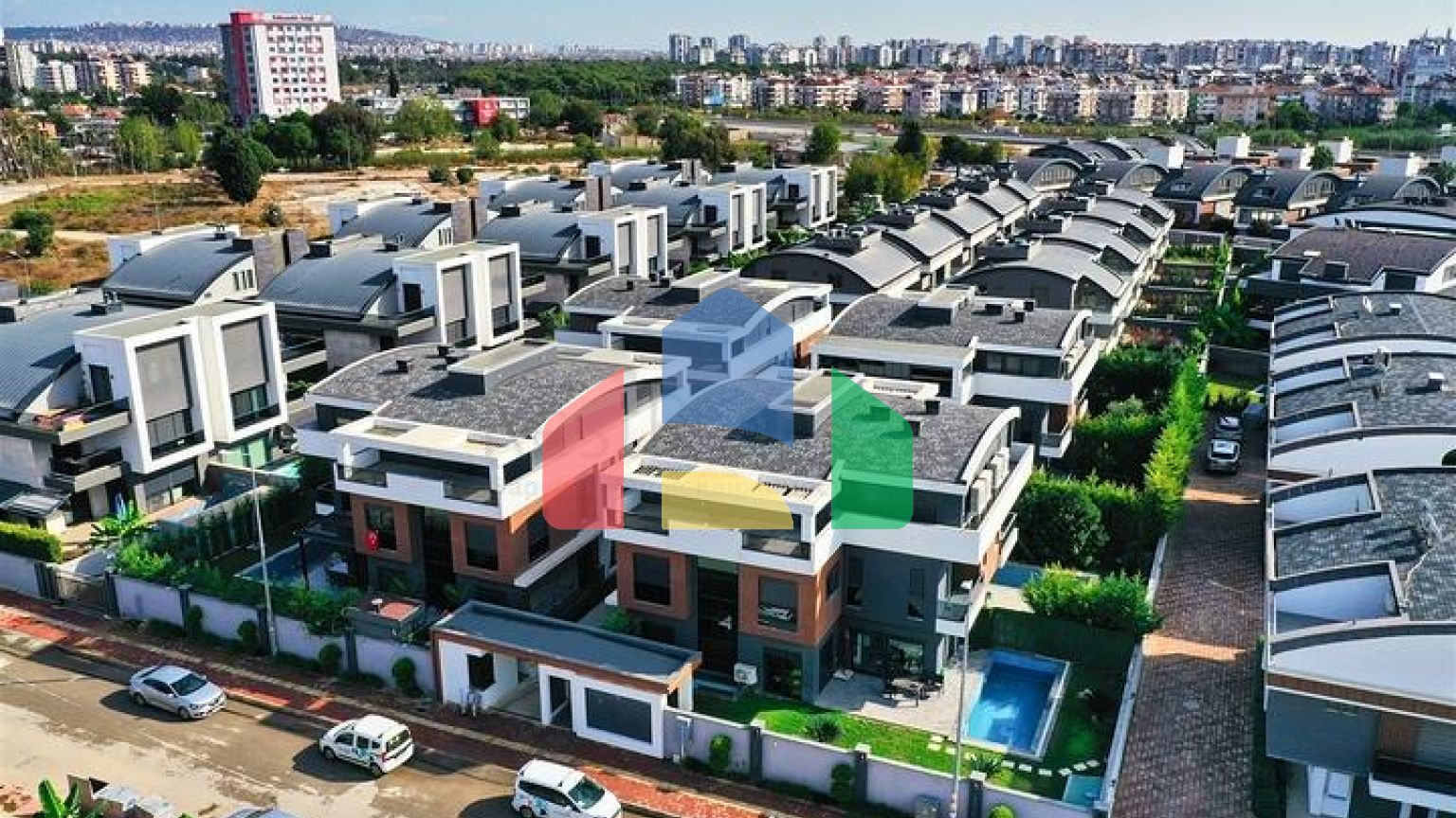 Вілла планування 5 + 1 в мікрорайоні Моллаюсуф - Анталія