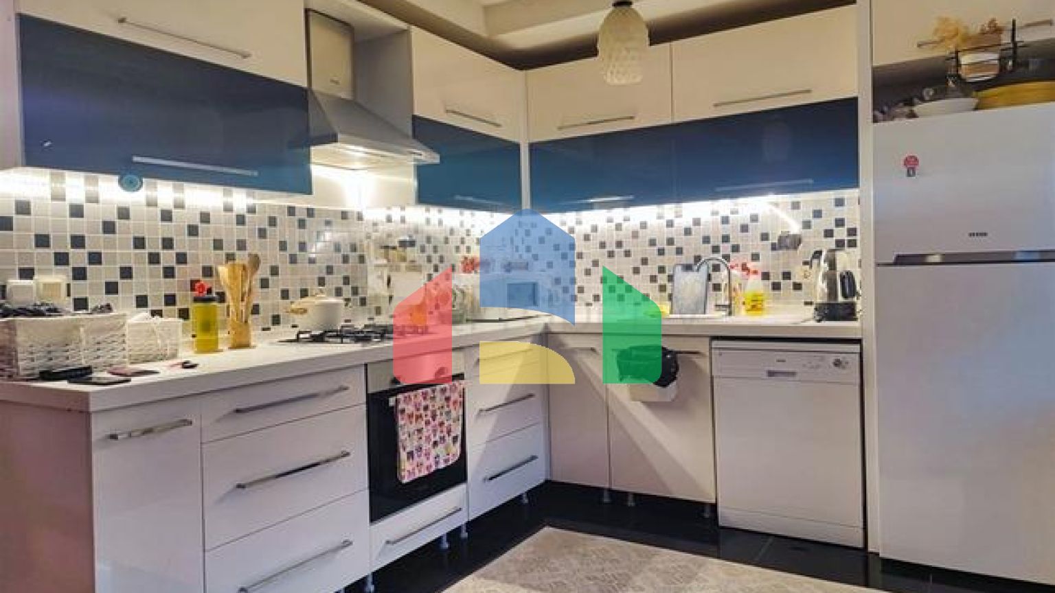 Квартира планування 2 + 1 в мікрорайоні Сарису - Анталія