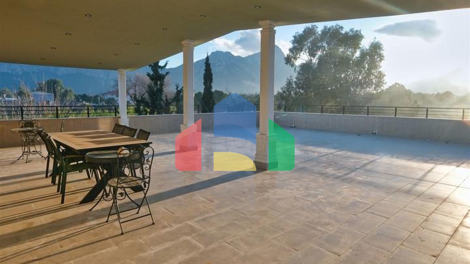 Вилла планировки 7+1 в микрорайоне Айдынлык - Анталия