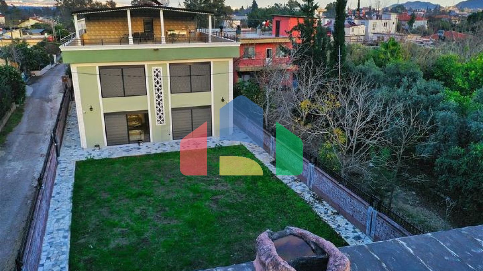 Вилла планировки 7+1 в микрорайоне Айдынлык - Анталия