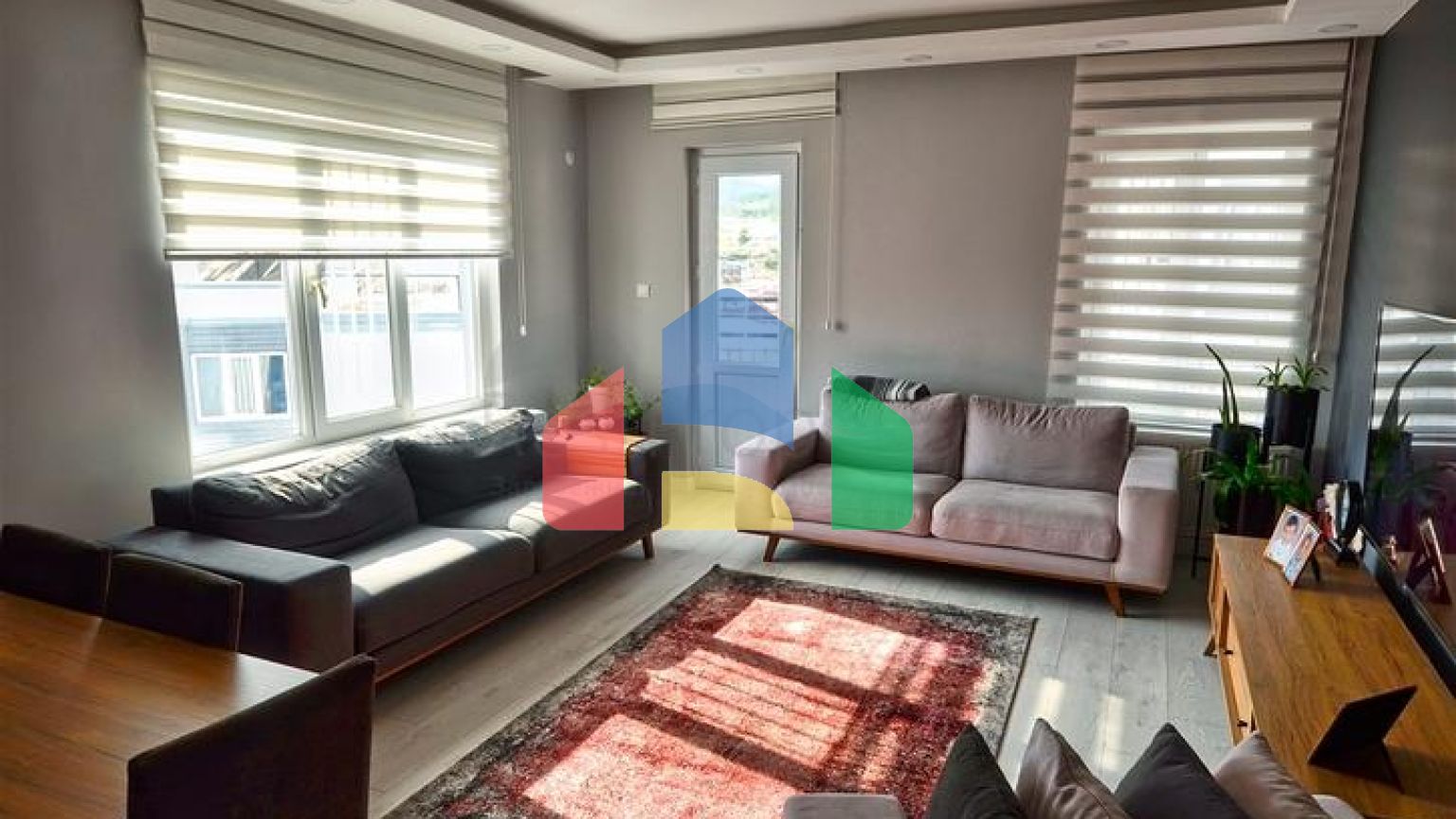 Простора квартира планування 3 + 1 в мікрорайоні Хурма - Анталія