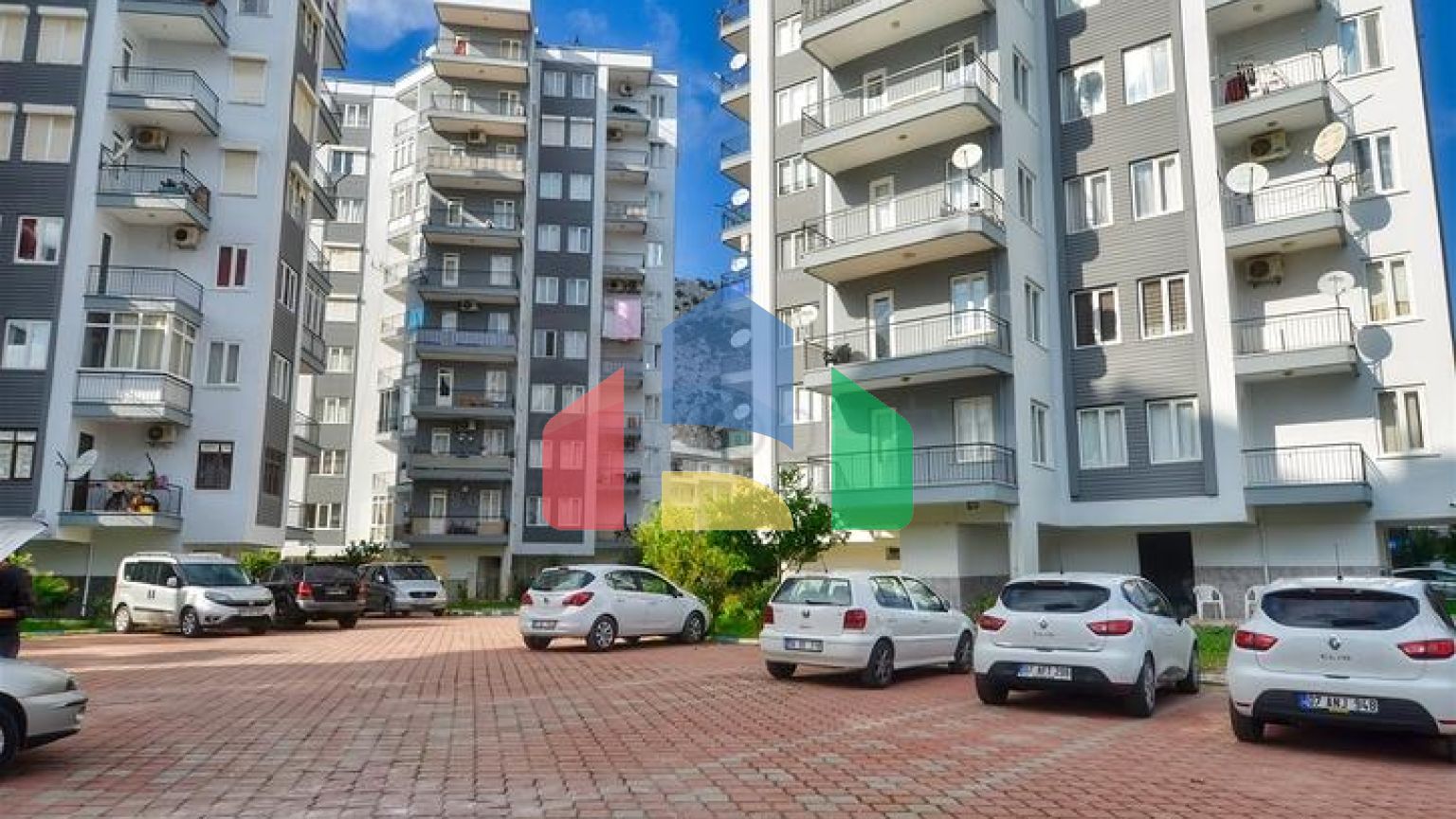 Простора квартира планування 3 + 1 в мікрорайоні Хурма - Анталія