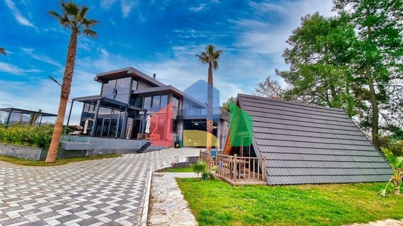 Шикарная Вилла планировки 5+3  в районе Коньяалты - Анталия