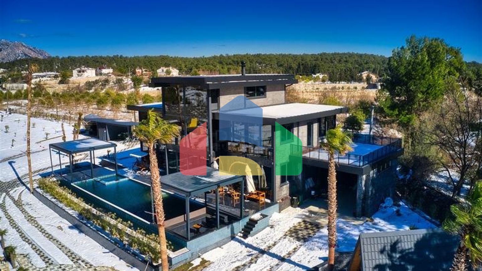 Шикарная Вилла планировки 5+3  в районе Коньяалты - Анталия