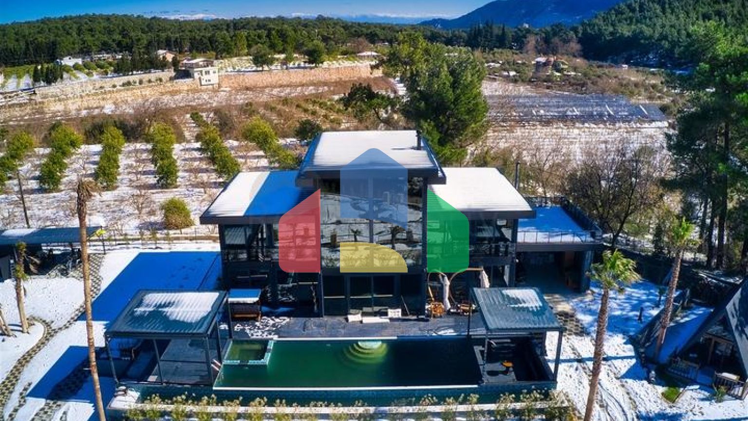 Шикарная Вилла планировки 5+3  в районе Коньяалты - Анталия