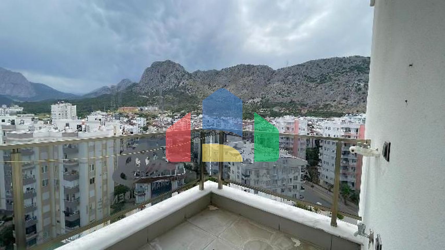 Квартира планування 2 + 1 в мікрорайоні Хурма - Анталія