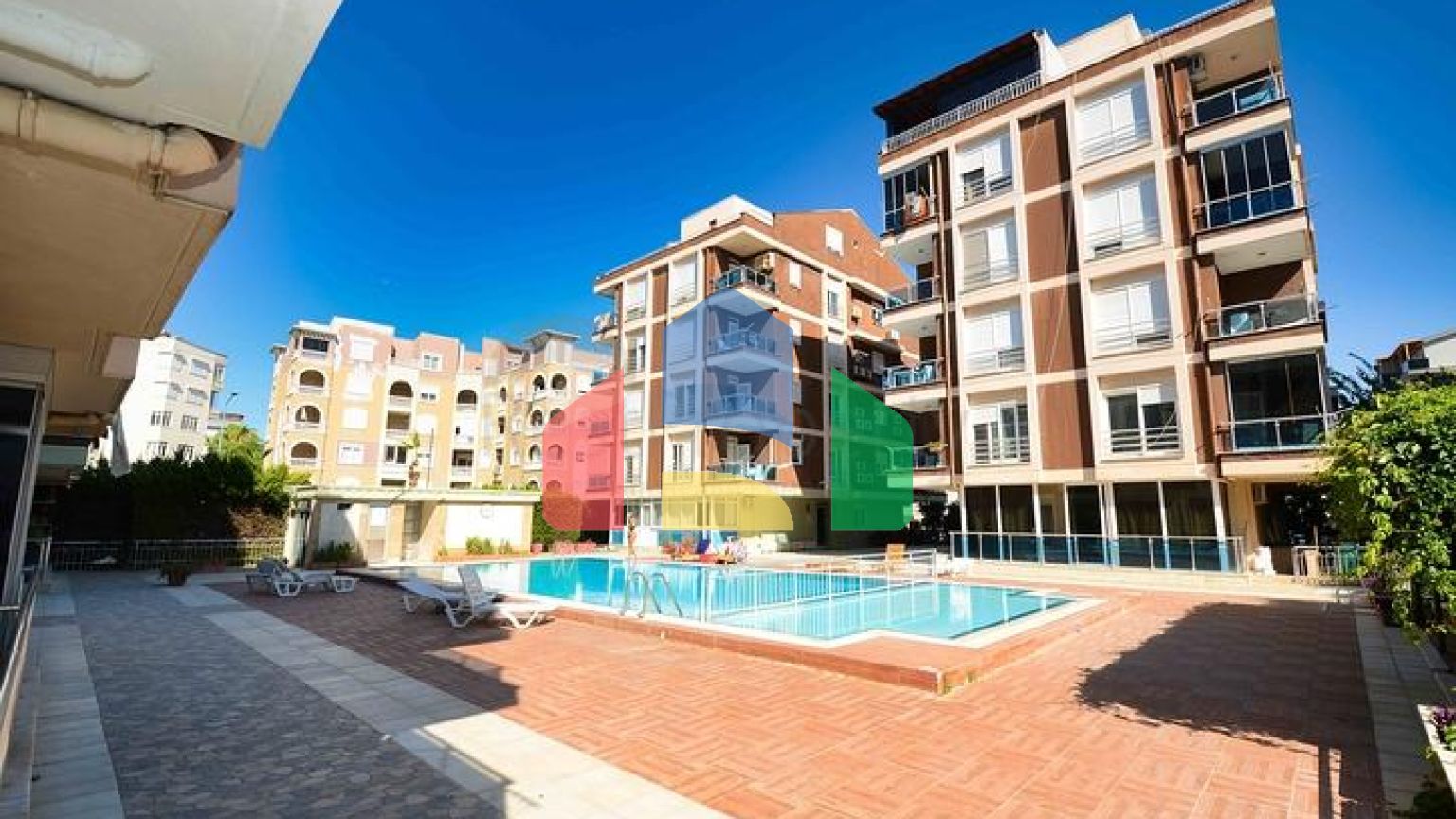 Квартири планування 1 + 1 і 2 + 1 в мікрорайоні Хурма - Анталія