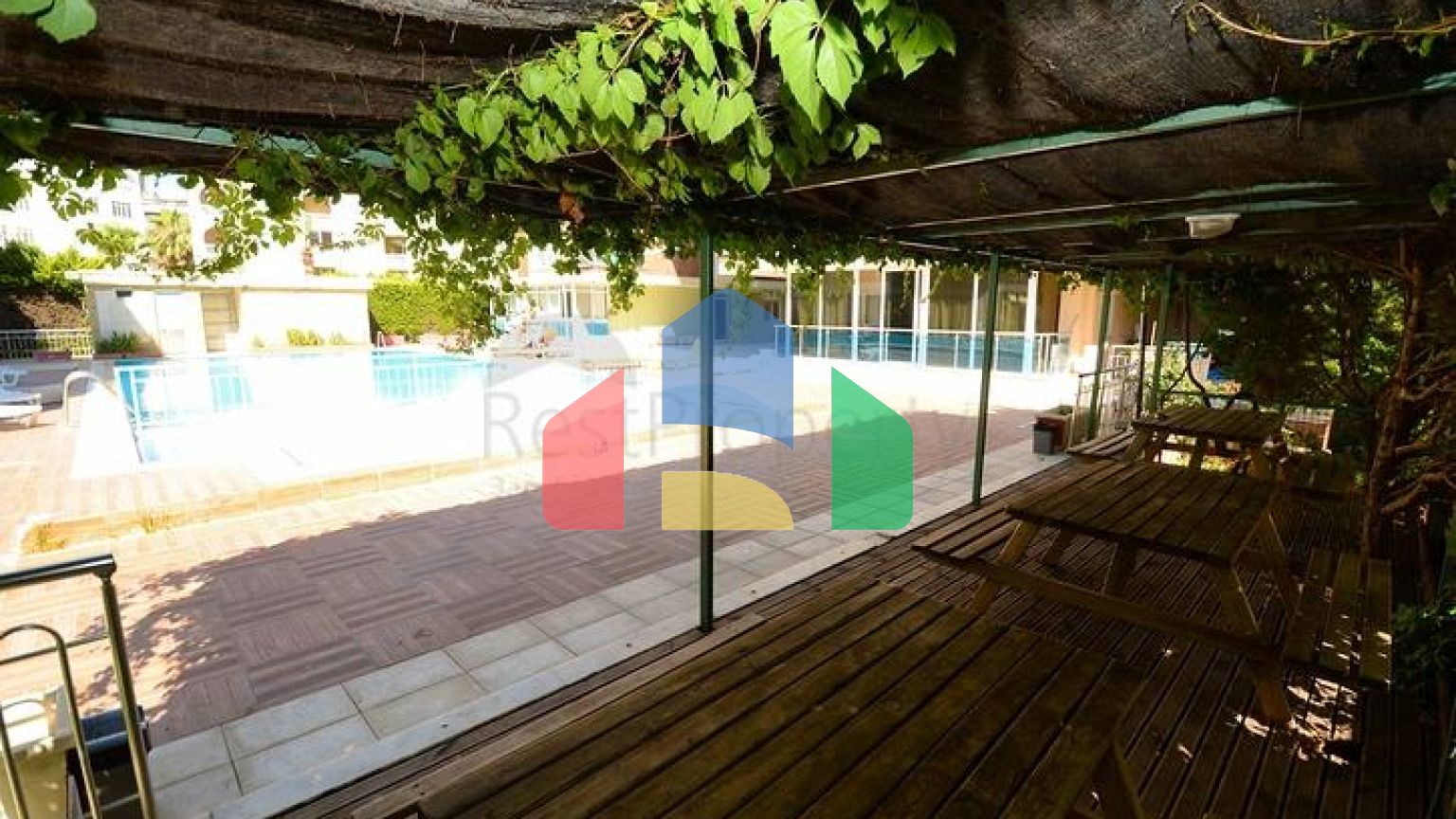 Квартири планування 1 + 1 і 2 + 1 в мікрорайоні Хурма - Анталія