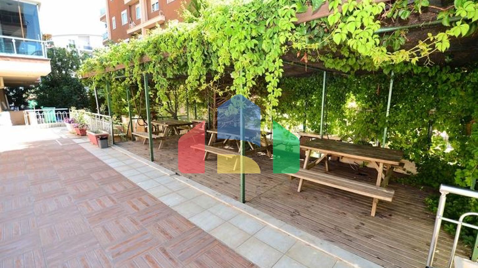 Квартири планування 1 + 1 і 2 + 1 в мікрорайоні Хурма - Анталія