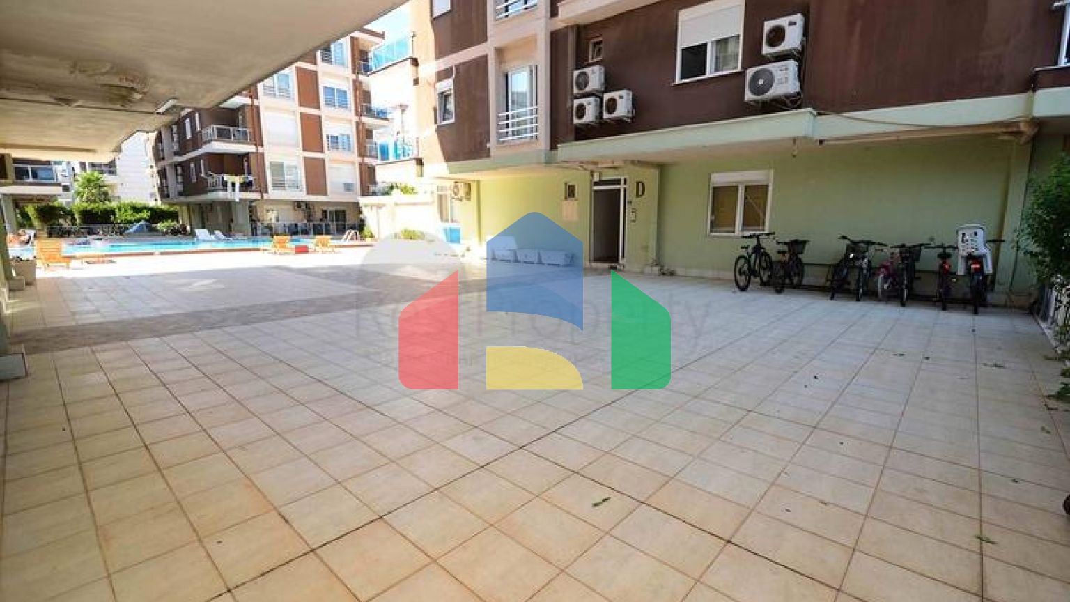 Квартири планування 1 + 1 і 2 + 1 в мікрорайоні Хурма - Анталія