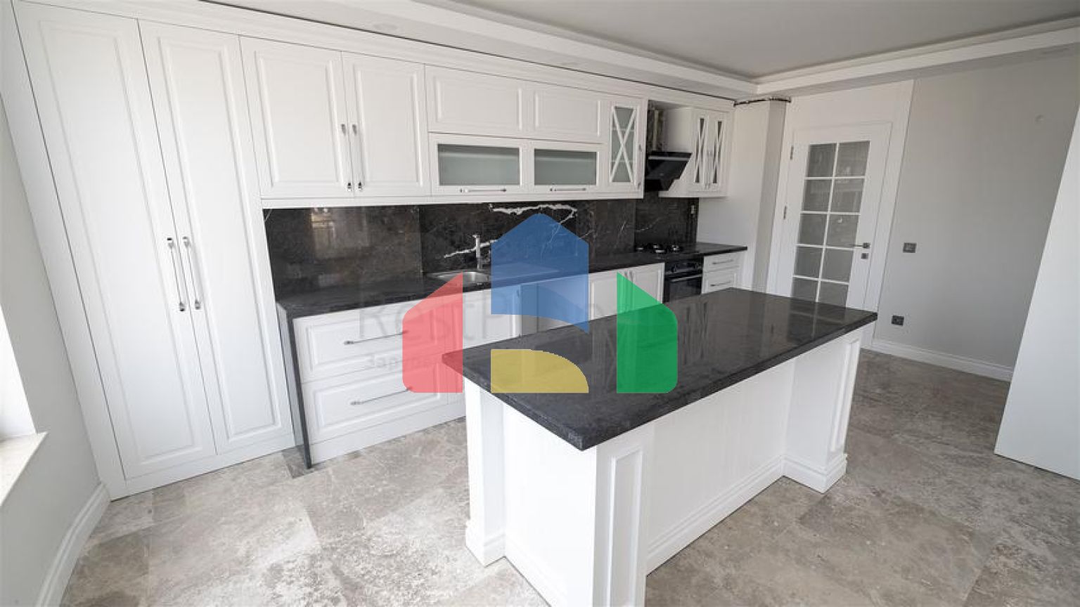 Квартири в пішій доступності до моря в Анталії