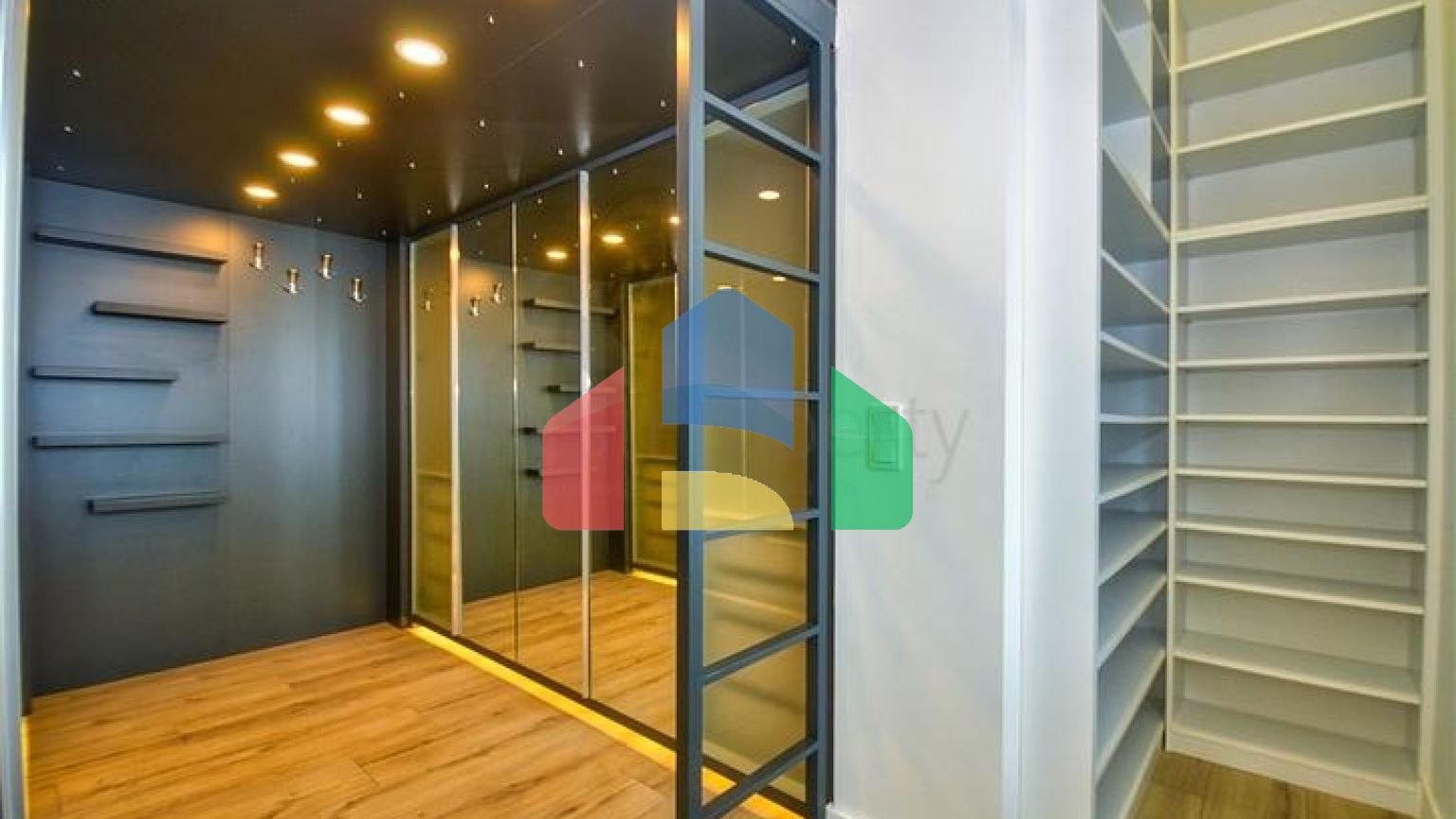 Квартира планування 4 + 1 в мікрорайоні Унджали - Анталія