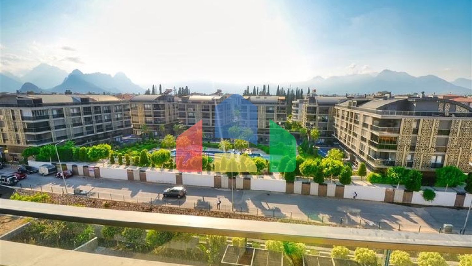 Квартира планування 4 + 1 в мікрорайоні Унджали - Анталія