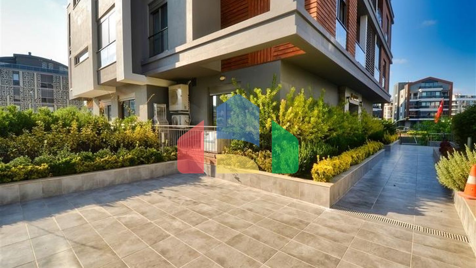 Квартира планування 4 + 1 в мікрорайоні Унджали - Анталія