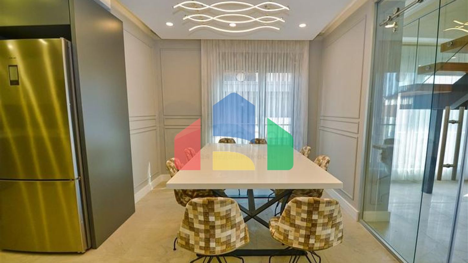 Квартира планування 4 + 1 в мікрорайоні Унджали - Анталія