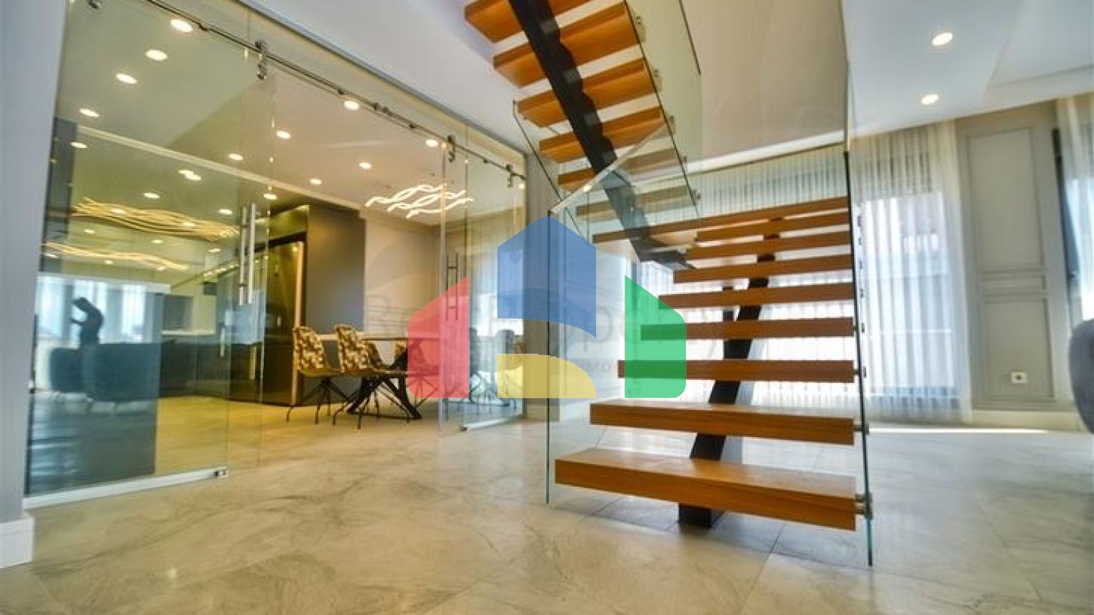 Квартира планування 4 + 1 в мікрорайоні Унджали - Анталія