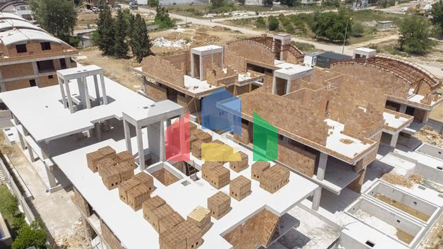 Розкішні вілли 6 + 1 в межах міста Анталії