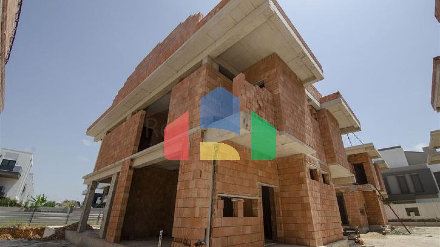 Розкішні вілли 6 + 1 в межах міста Анталії